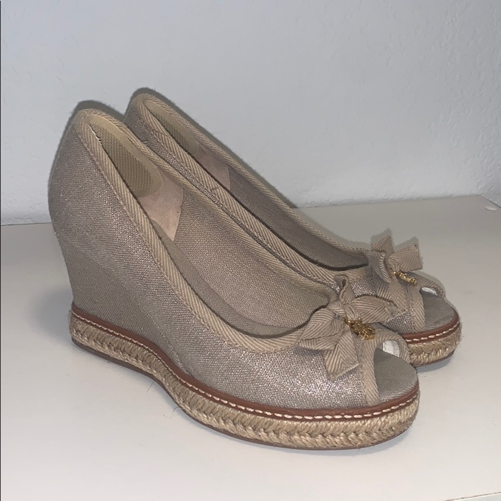Tory Burch Wedge size 5